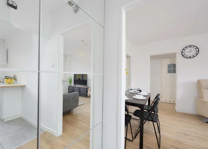 Suwalska Comfort Family Apartament With Balcony Warsaw By Noclegi Renters