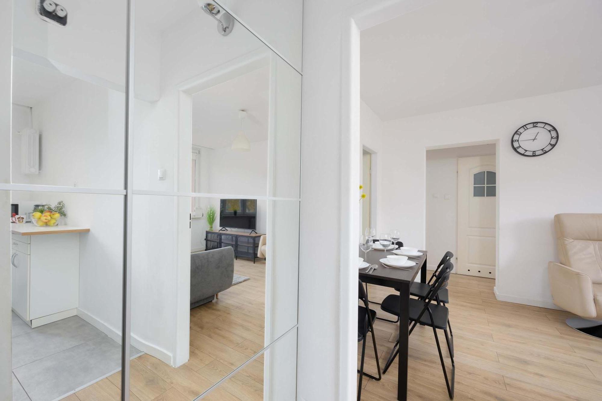 Suwalska Comfort Family With Balcony By Renters Apartment Warsaw